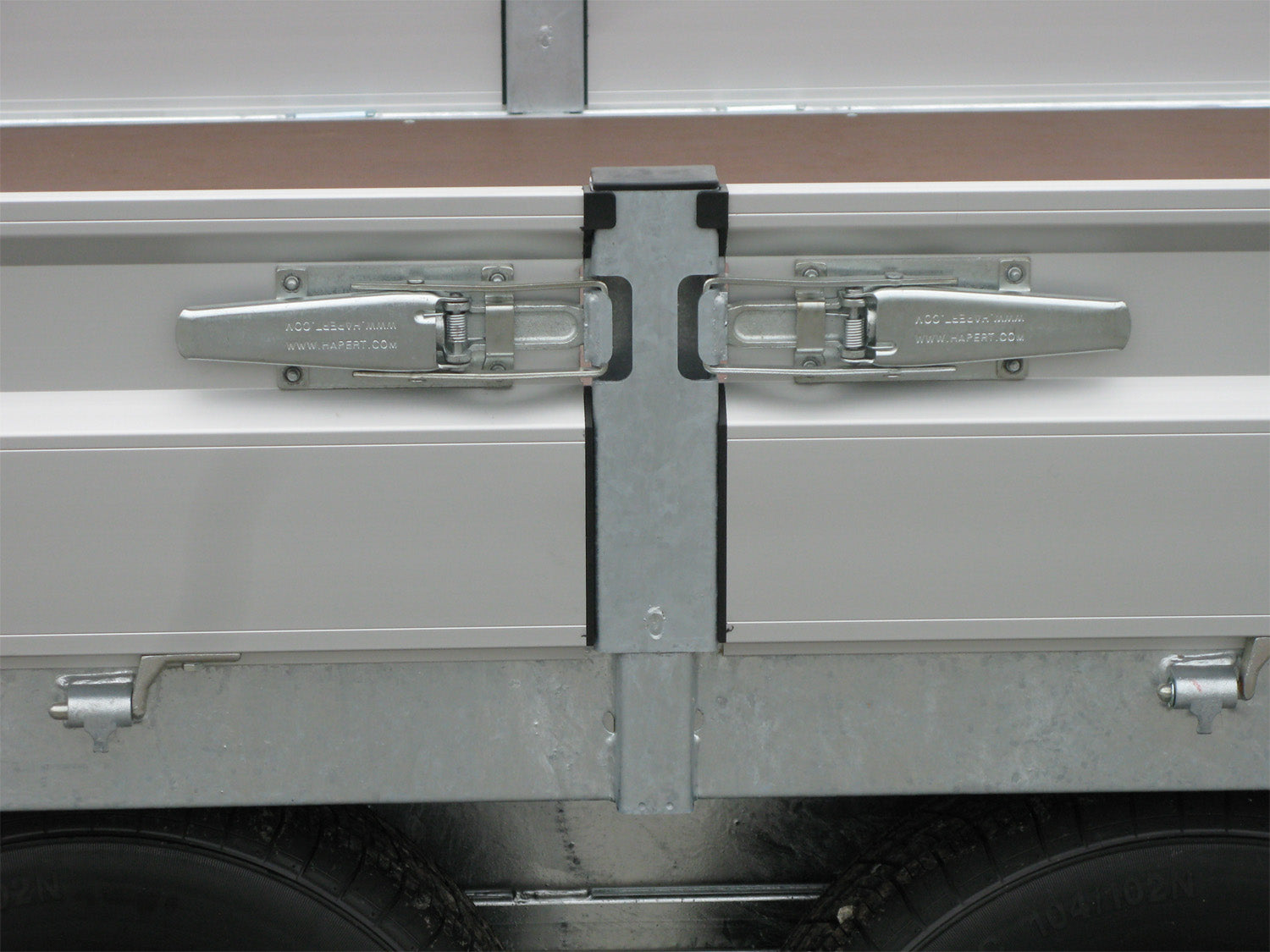 Hapert Azure H-2 – 3500 – 6050 x 2400 Parabelfederung – Niedriges Fahrwerk – Bild 3